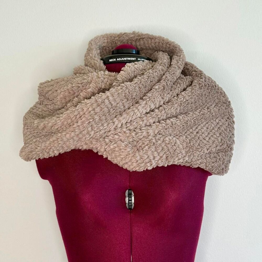 Fluffy People of Move Infinity Scarf Dusty-Brown Made in Korea Soft Warm Winter